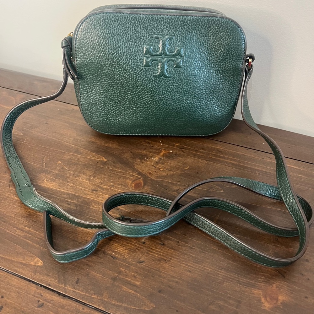 Tory Burch McGraw Camera Bag In Green